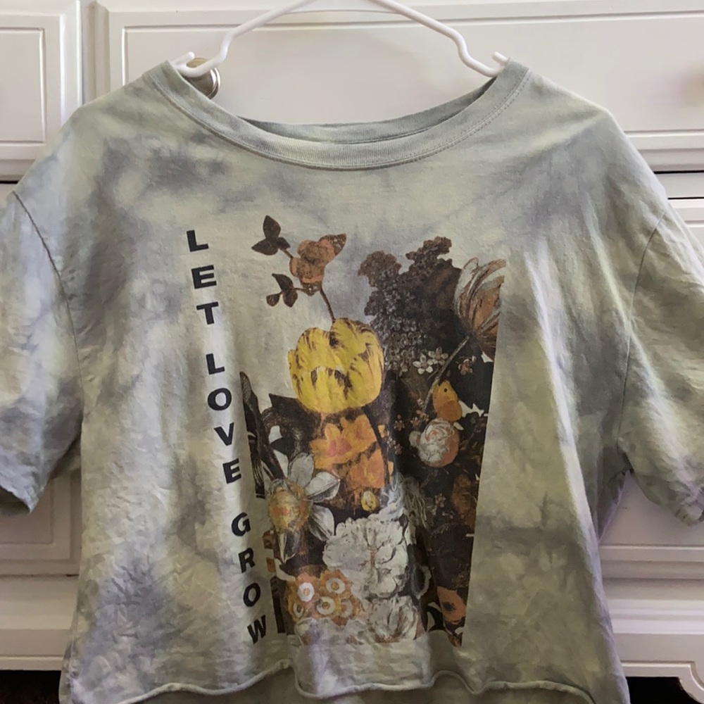 Graphic tee